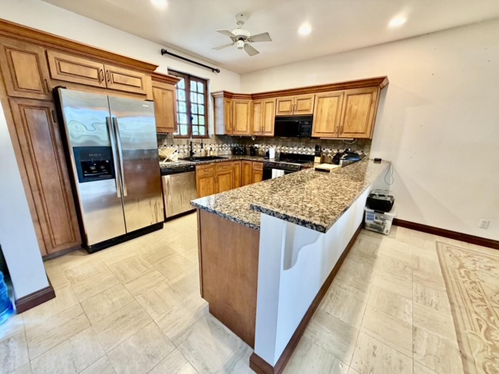4 Bed Townhouse, GB Yacht Club - MLS 68892 — photo 2