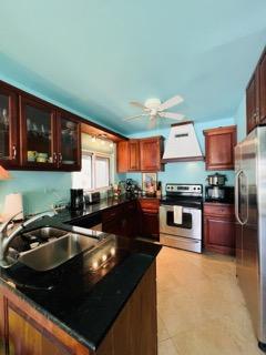 1-bedroom condo in Simpson Bay at Palm Beach, beachfront — photo 4