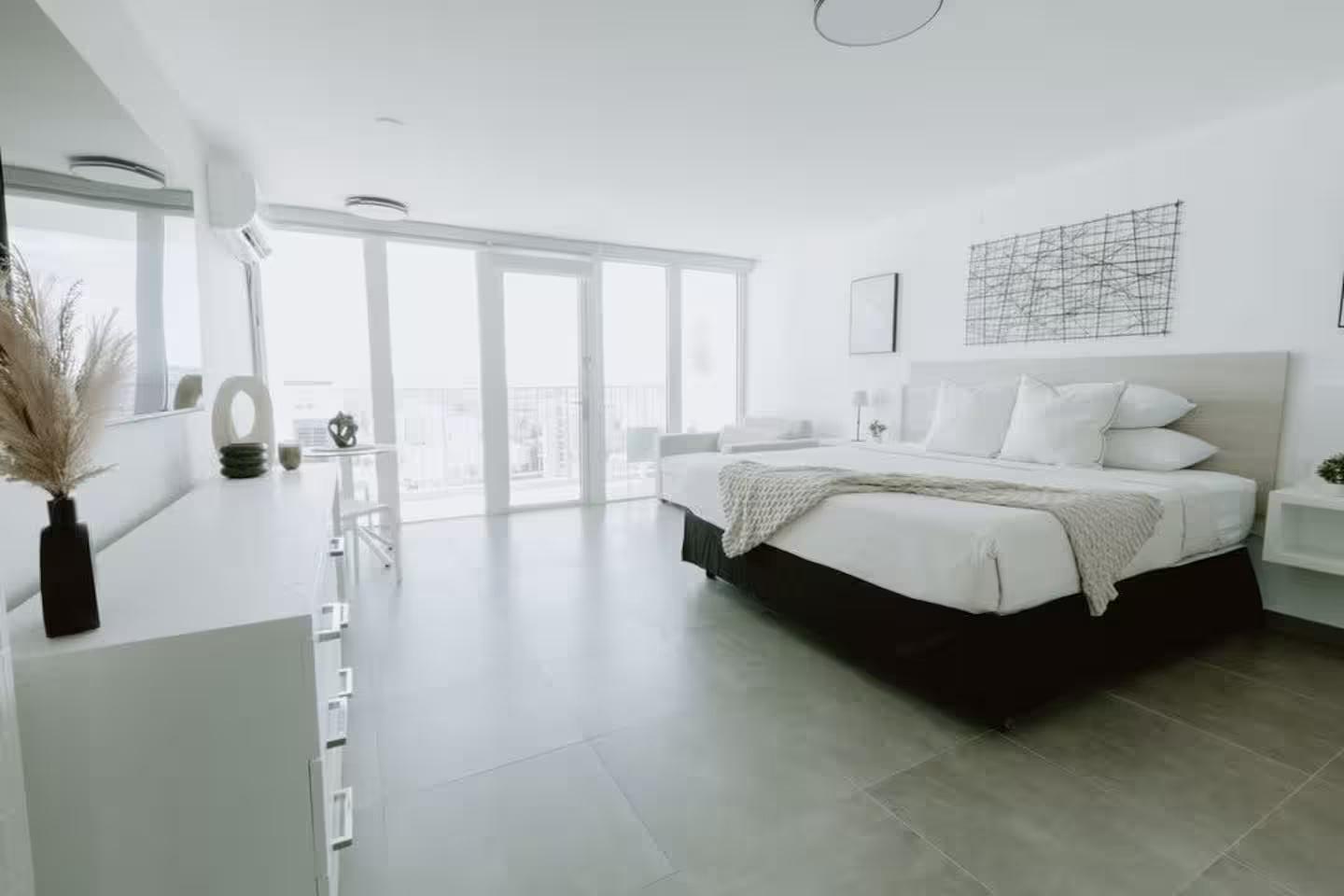 Elegant Oceanview Studio in Isla Verde – Prime Investment Opportunity — photo 1