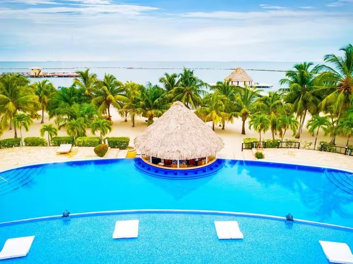 Placencia Waterfront Villa with Resort Access — photo 3