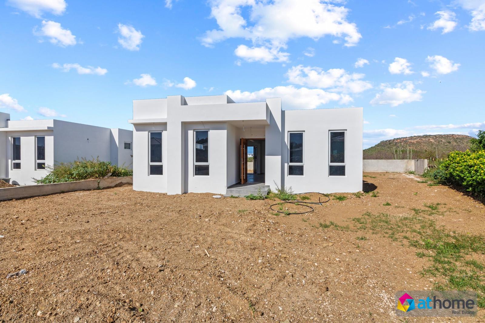 Spacious Home with Two Studios, Apartment and Two Swimming Pools for Sale in Jan Thiel — photo 5