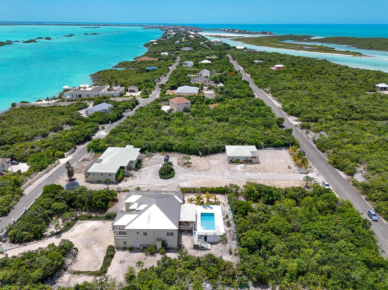 7 Bedroom Single Family Home/House for Sale in Chalk Sound, Turks And Caicos Islands — photo 5