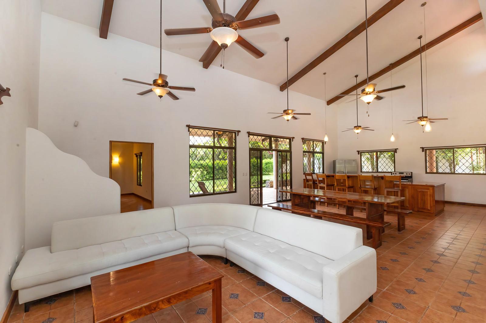 4 Bedroom Home for Sale, Naranjito, Quepos, Manuel Antonio, Puntarenas, Costa Rica — photo 2