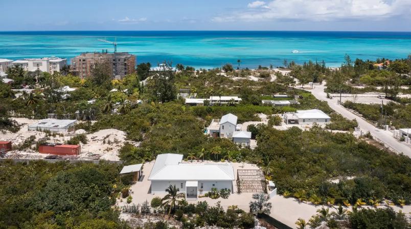 New Luxury Grace Bay 3BR Coral Villa — photo 4