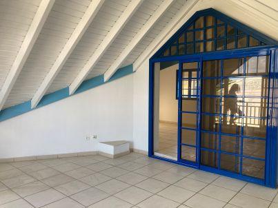 2-bedroom apartment in Baie Nettle with sea view — photo 4