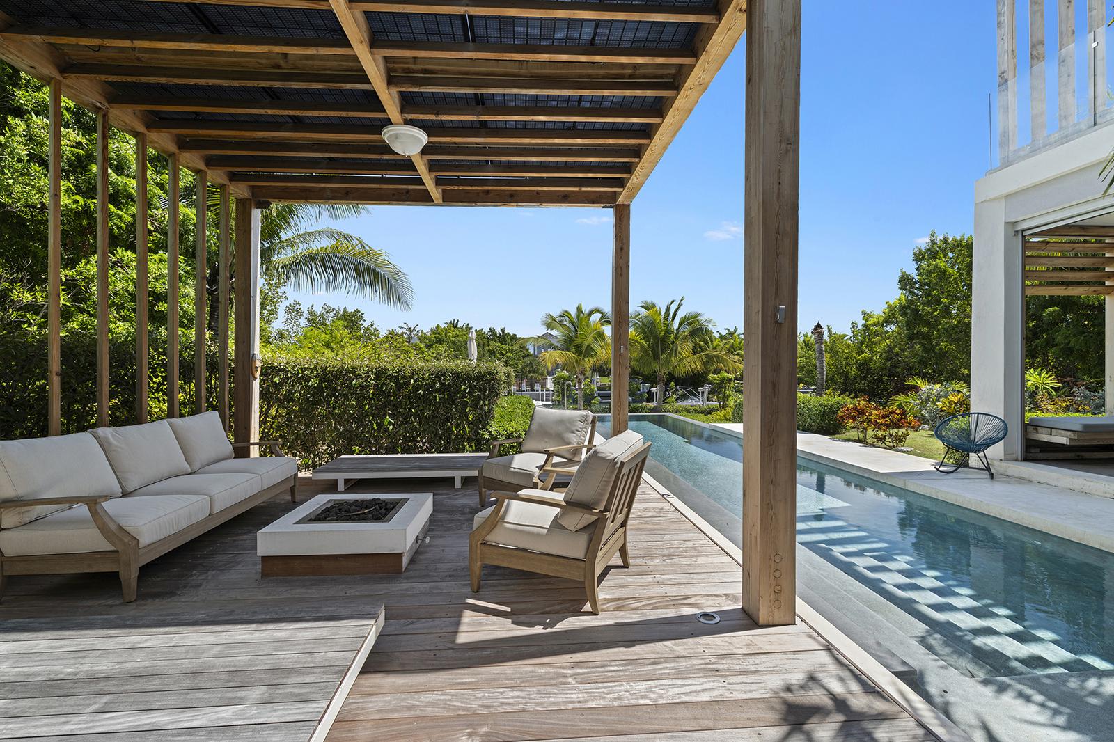 4 Bedroom Luxury Canal-front Home for Sale, Blue Cay Estate 7, Leeward, Providenciales, Turks and Caicos — photo 3