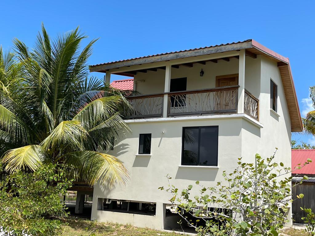 3-bedroom house in Placencia with waterfront and boat slip — photo 2