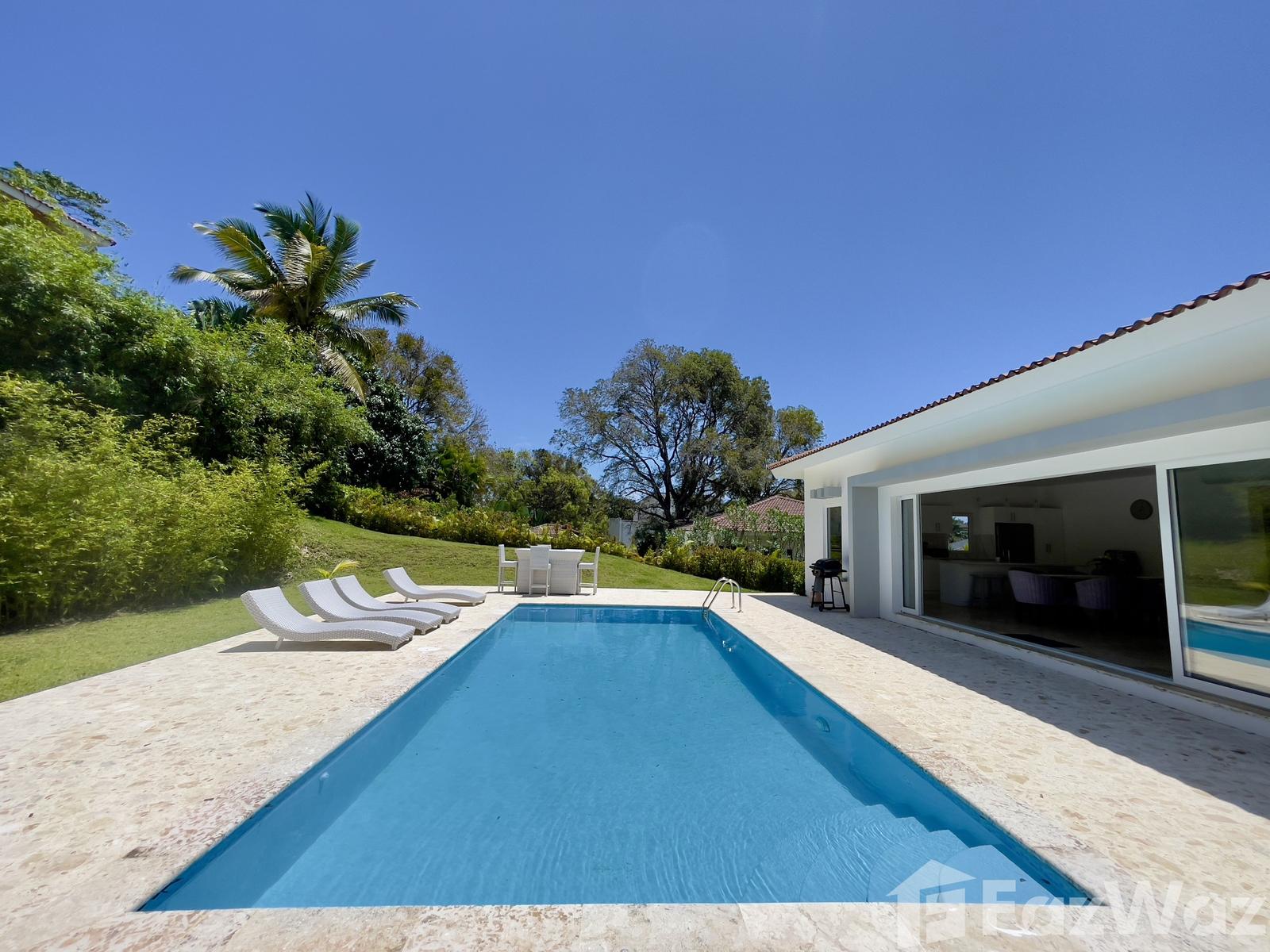 Contemporary Tropical Villa with Resort-Style Living — photo 3
