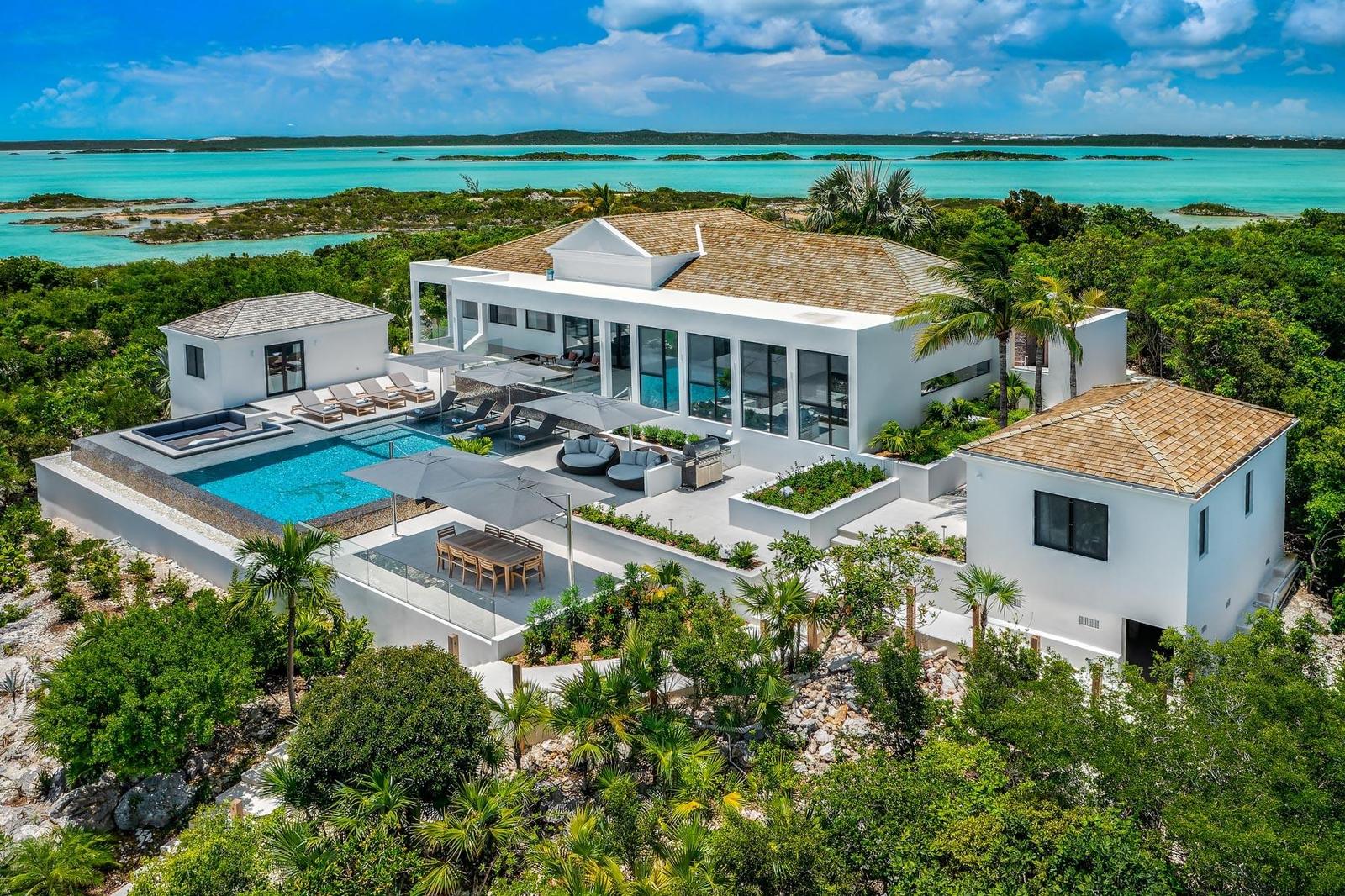 Alizee Villa — photo 2