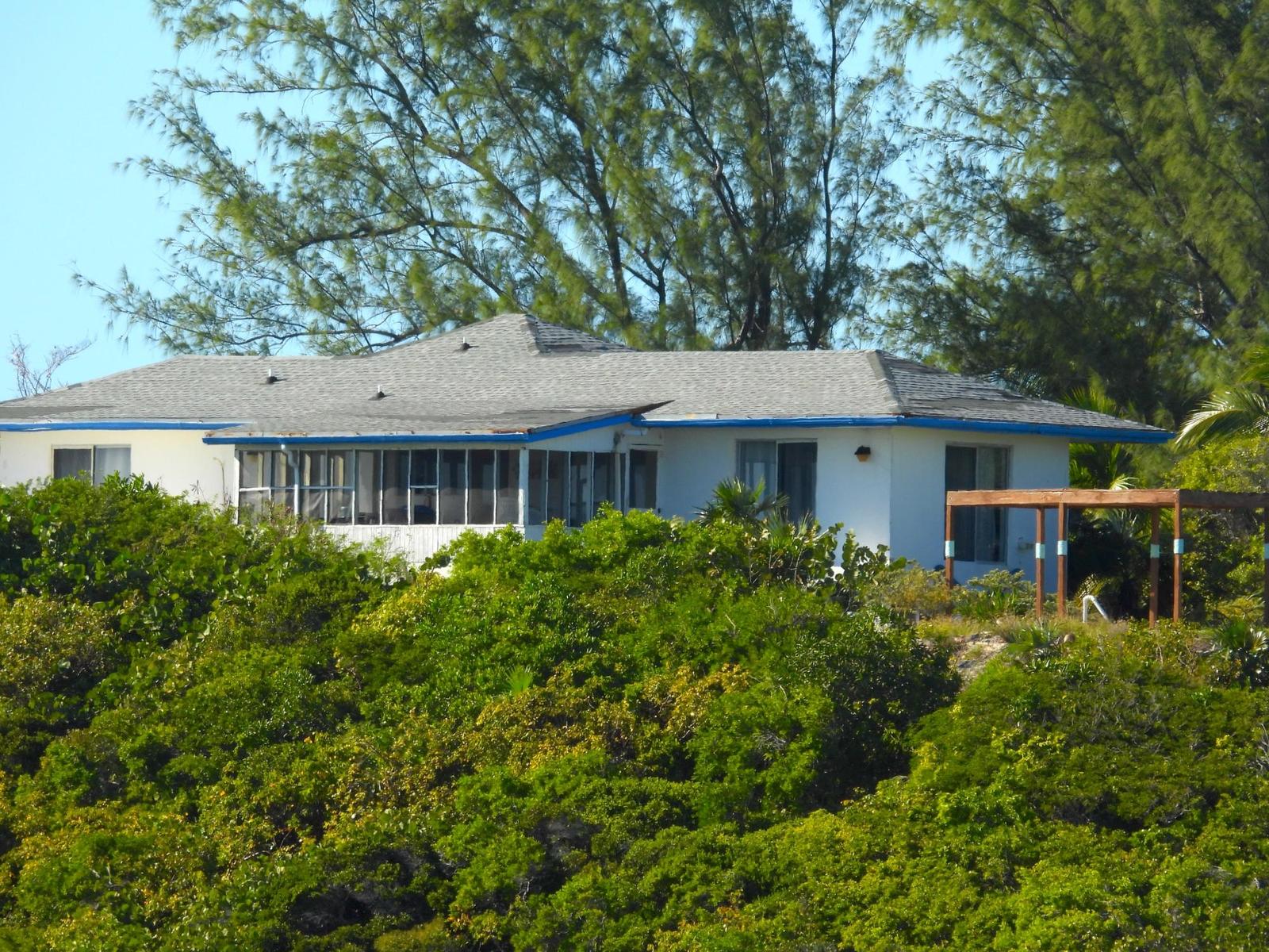 2-bedroom residence in Long Island, The Bahamas — photo 4