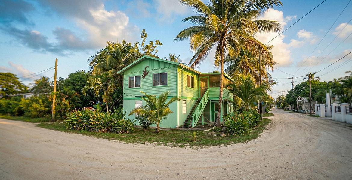 3 Bedroom Waterfront Home for Sale, Placencia Village, Stann Creek, Belize — photo 1