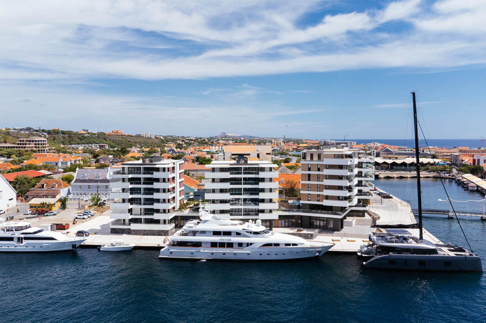 3 Bedroom Luxury Waterfront Condo for Sale, South Tower 9, The Wharf, Punda, Willemstad, Curacao — photo 1