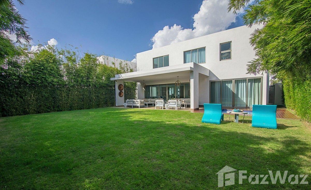 4 Bedroom House for Sale at Residencial Roble, Santiago De Los Caballeros — photo 1