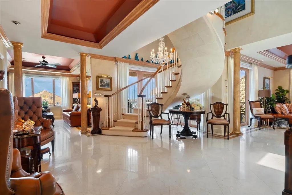 3-bedroom penthouse in Paradise Island with pool view — photo 2