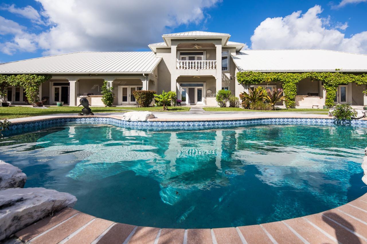 8 bedroom Triplex for sale — photo 3