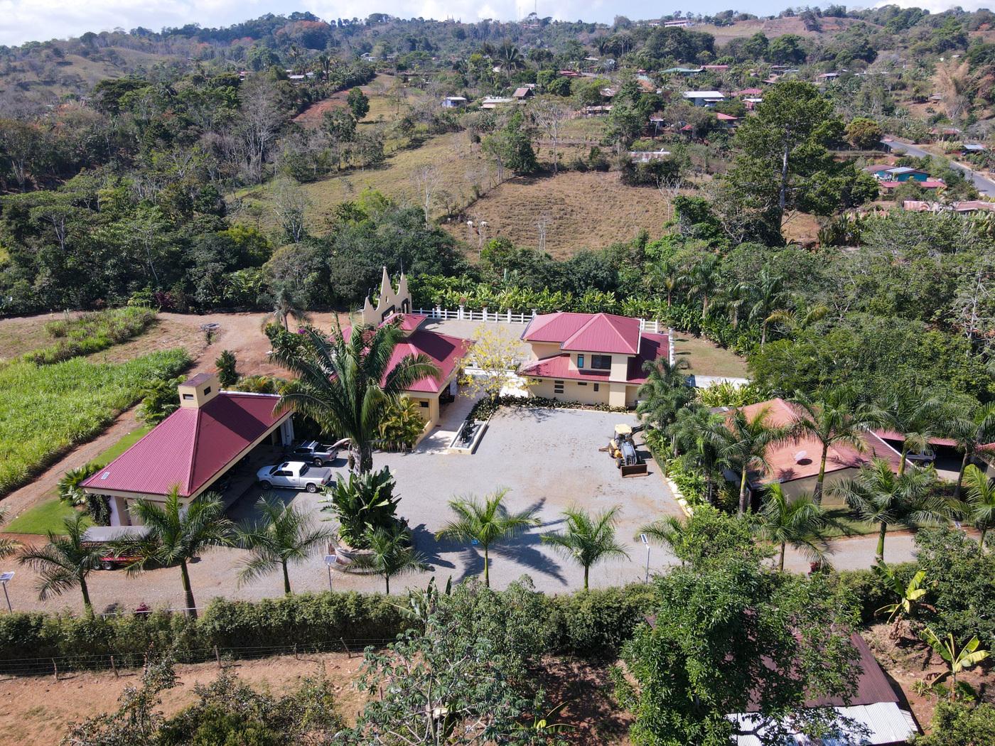 7 Bedroom House for Sale, Quebrada Honda, San Isidro del General, Perez Zeledon, San Jose, Costa Rica — photo 2