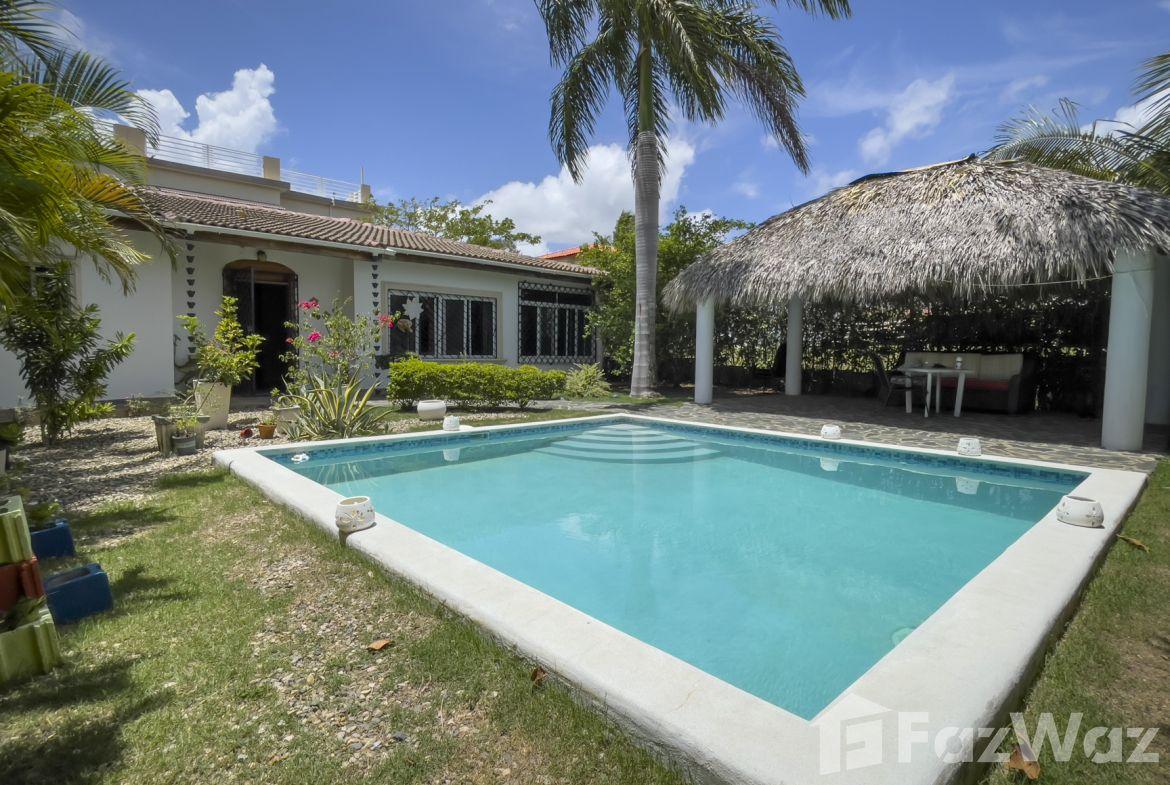 3-Bedroom Villa Just Steps from the Beach – v4144cl — photo 2