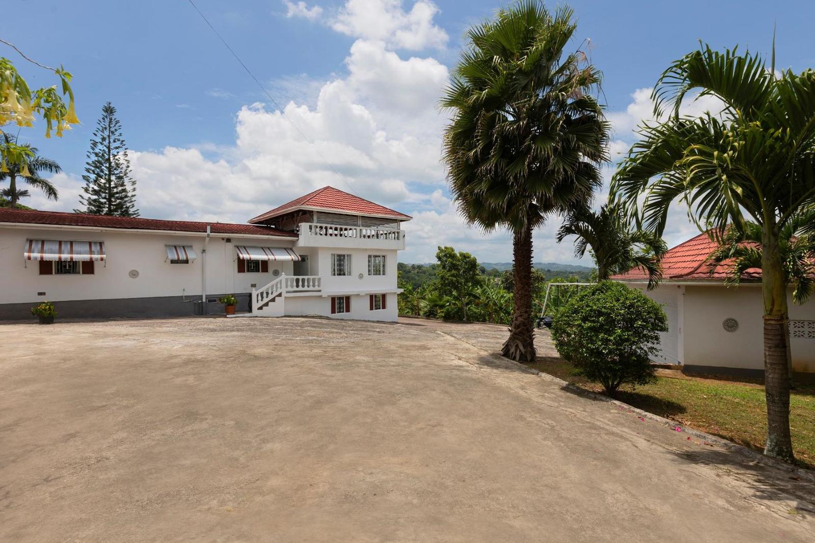 4-bedroom home for sale in Sanguinetti, Spalding, Clarendon, Jamaica — photo 2