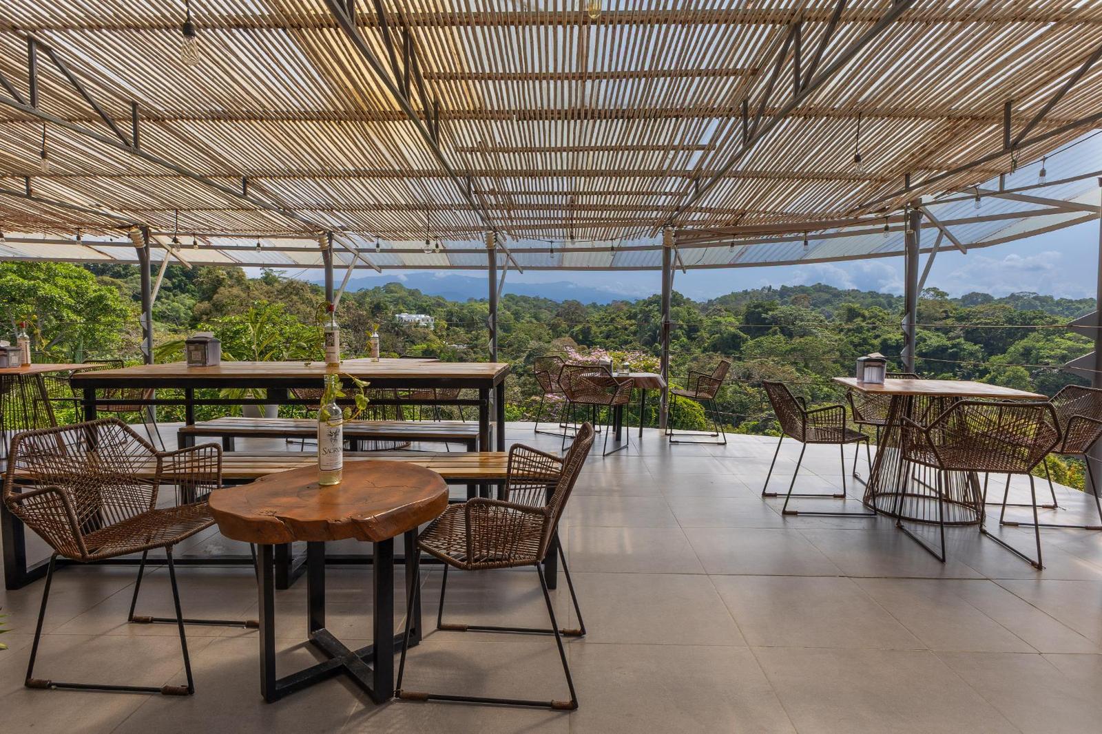 49 Bedroom Boutique Hotel for Sale, Manuel Antonio, Puntarenas, Costa Rica — photo 1