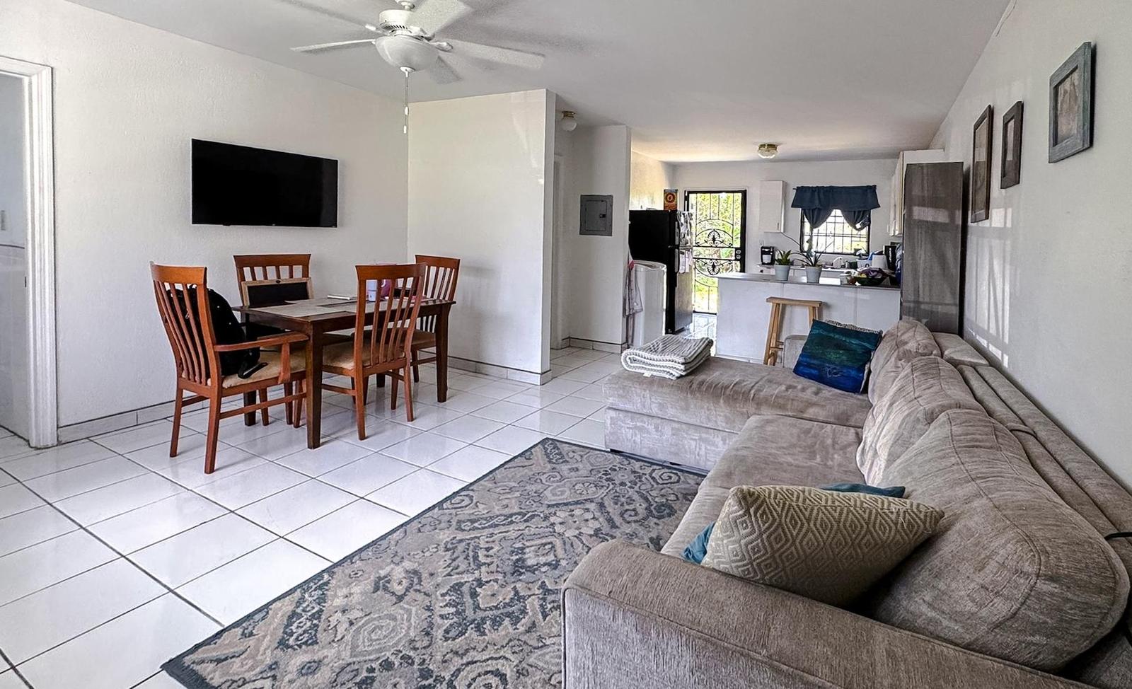 5 bedroom Apartment for sale — JOHNSON ROAD ESTATES in Nassau / New Providence, The Bahamas — photo 2
