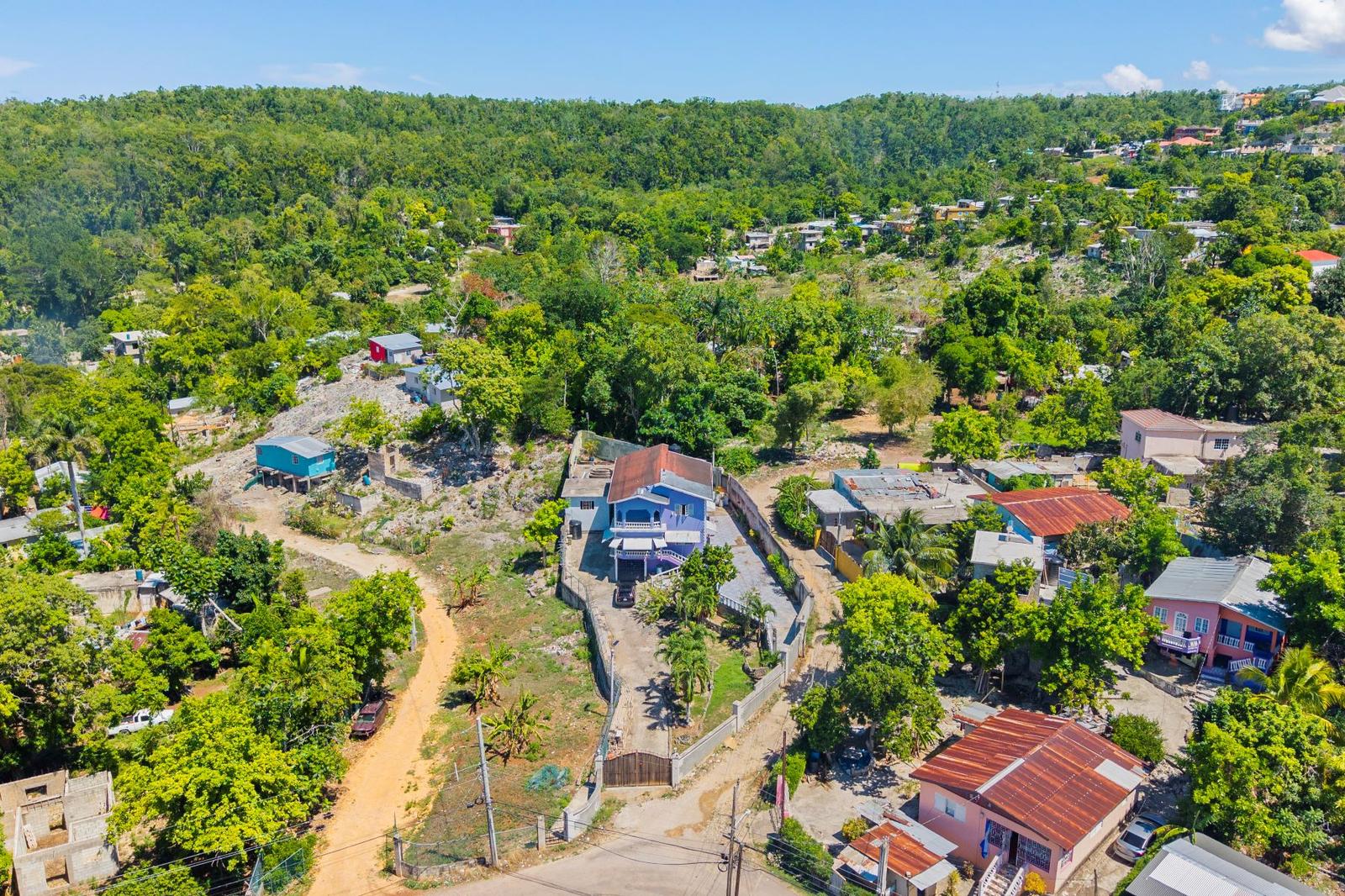 5 Bedroom Home for Sale, Exchange, Ocho Rios, Saint Ann, Jamaica — photo 1