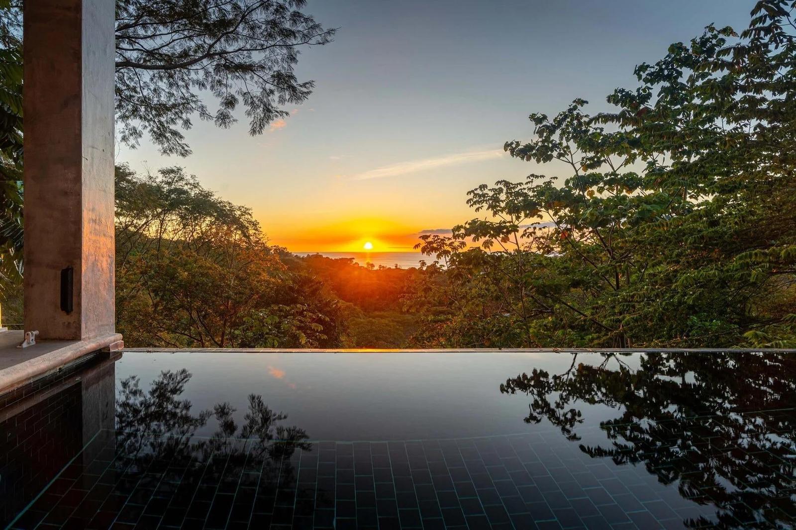 4 Bedroom Luxury Ocean-View Home for Sale — photo 4