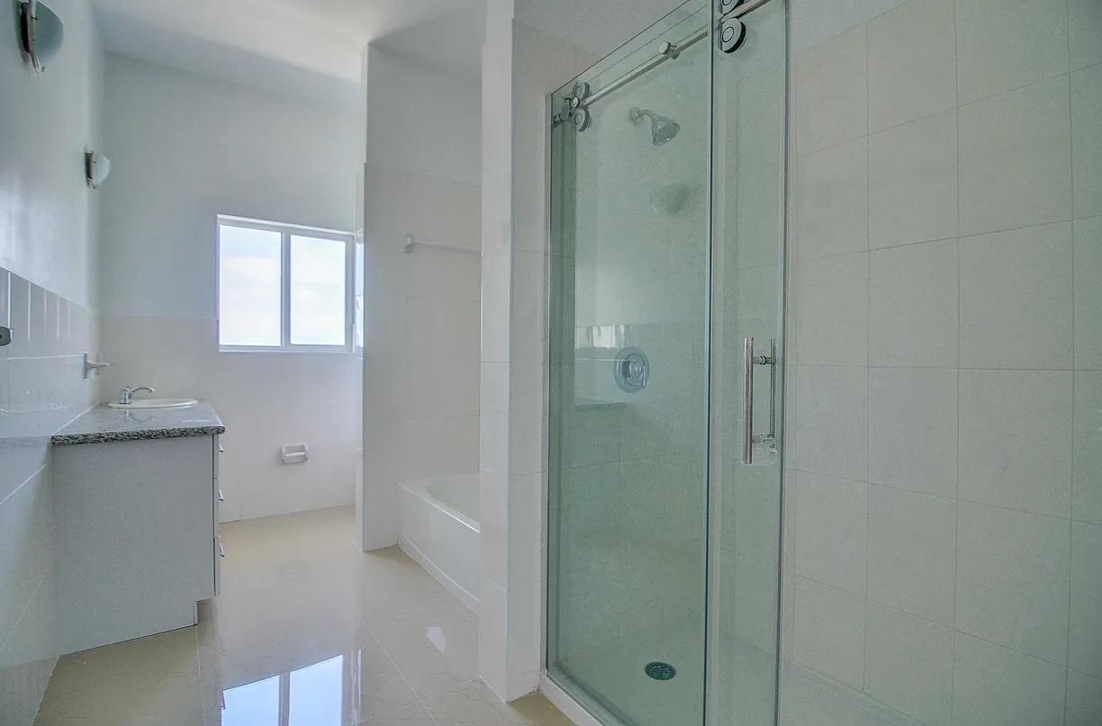 2-bedroom apartment in Venice Bay, Nassau — photo 3