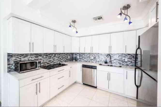 MOON BAY - BEACH FRONT CONDO — photo 4