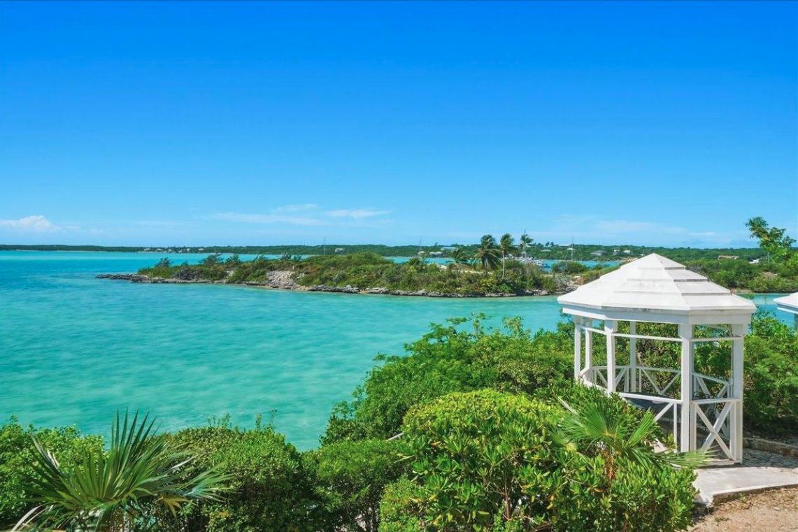 Gorgeous Waterfront Villa for Sale in Exuma Bahamas — photo 2