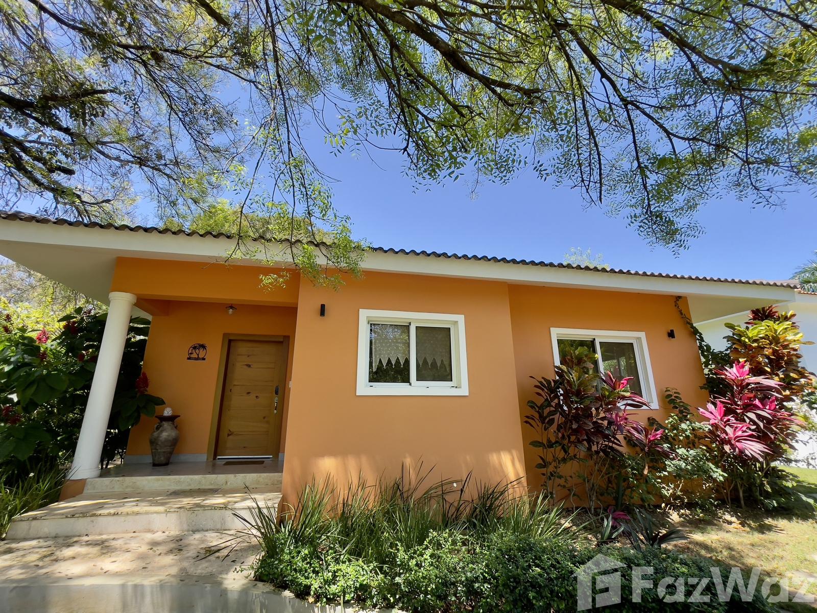 Charming Single-Level Villa with Pool - Gated Community — photo 4