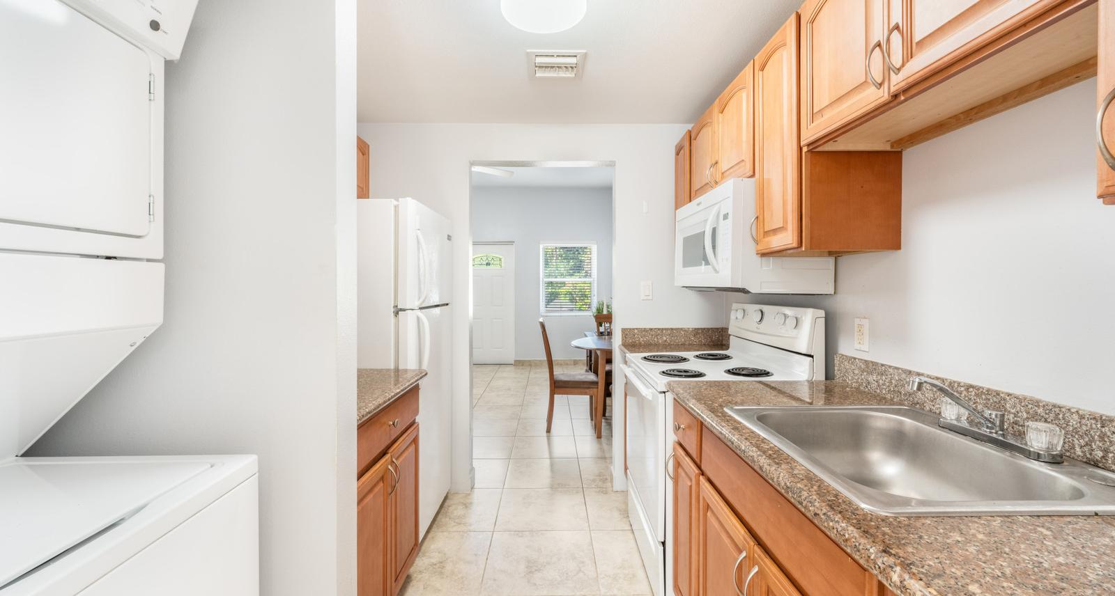 1-bedroom apartment in George Town South, Cayman Islands — photo 5