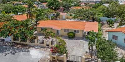 Beautiful Home in Grote Berg with Pool – Ideal Investment — photo 1