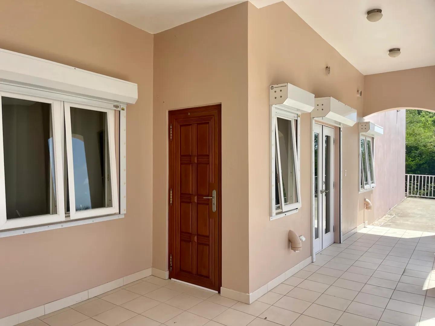 2-Bed Apartment in Bakkero Estate, US Virgin Islands — photo 2
