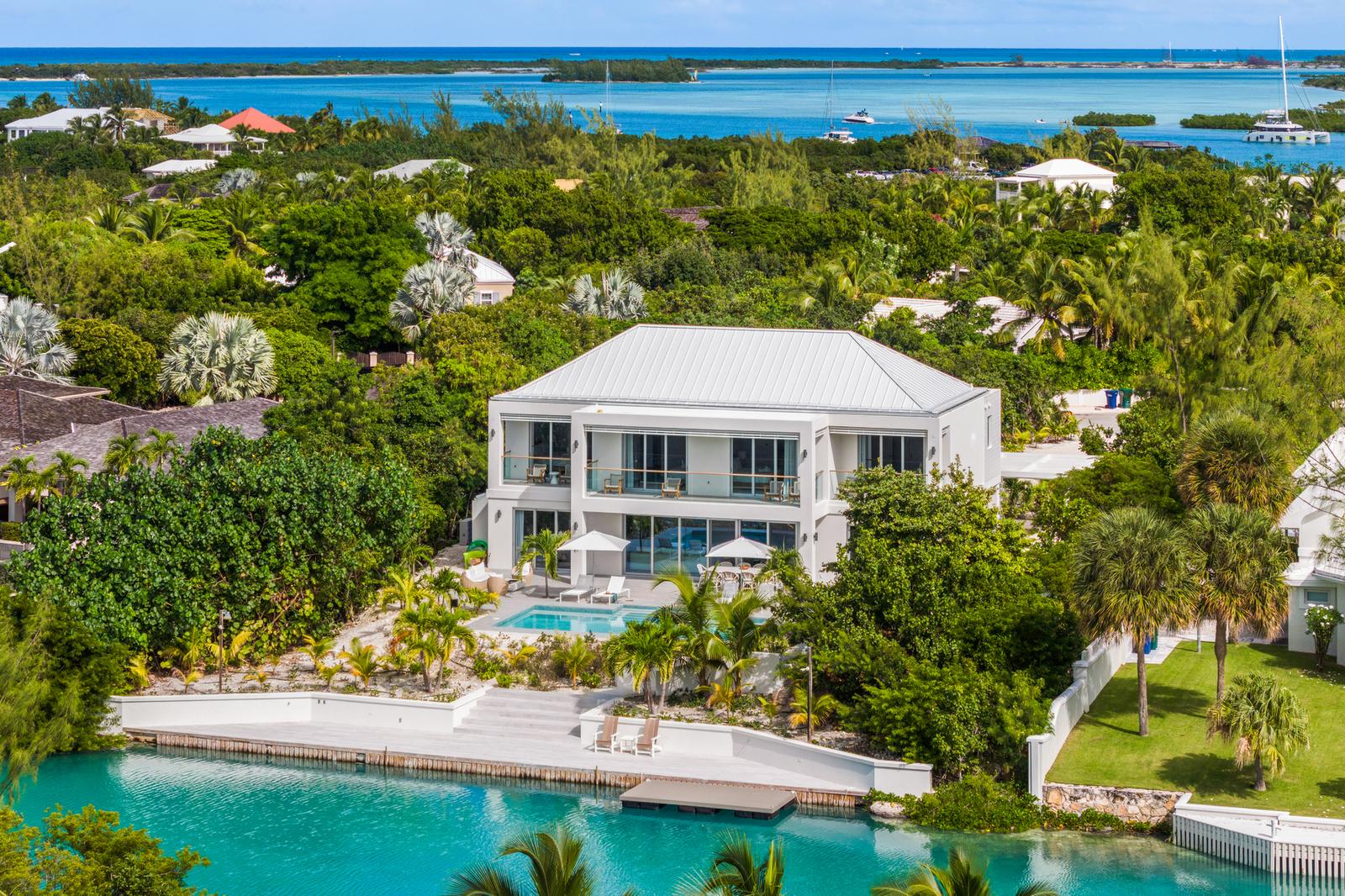 5 Bedroom Luxury Waterfront Home for Sale, Leeward, Providenciales, Turks & Caicos — photo 4