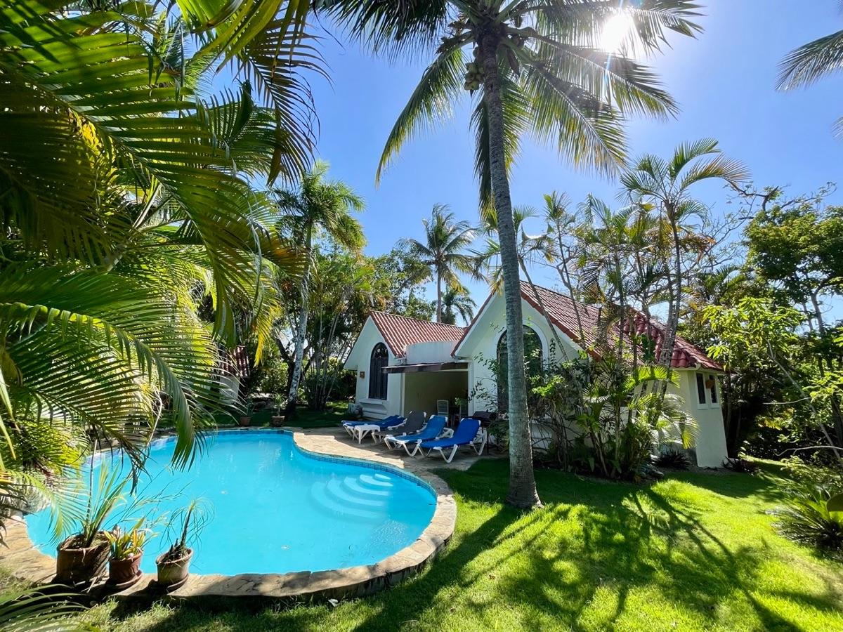 Fully Furnished Caribbean Villa with Private Pool – Excellent Value & Renovation Potential — photo 4