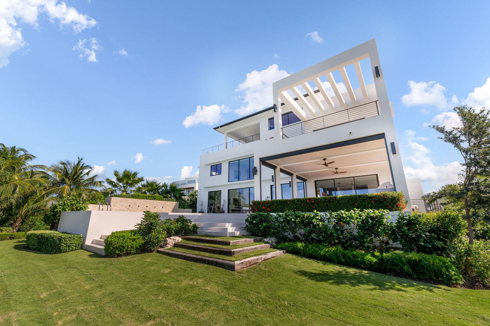 6 Bedroom Ultra-Luxury Home for Sale, Lalique Pointe at Peninsula Quay, Crystal Harbour, Grand Cayman — photo 3