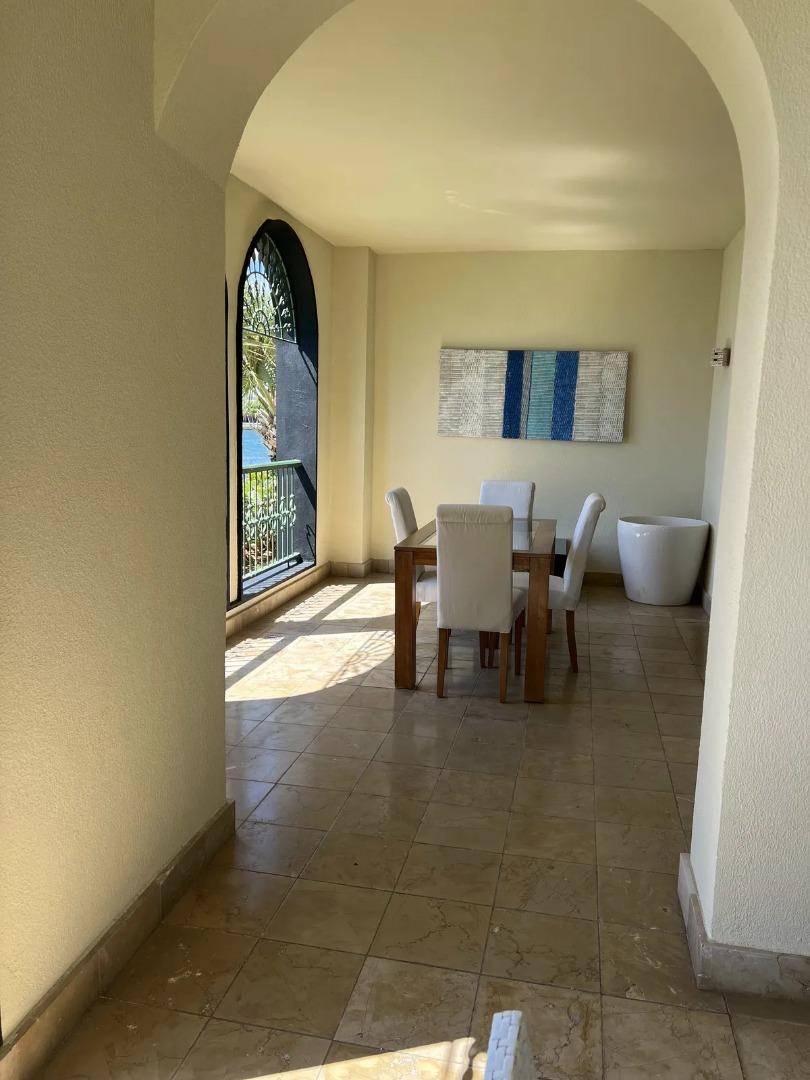 Charming 2-bedroom Condo With Marina Views — photo 4