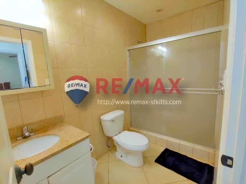 1-bedroom penthouse condo in Frigate Bay, citizenship approved — photo 4