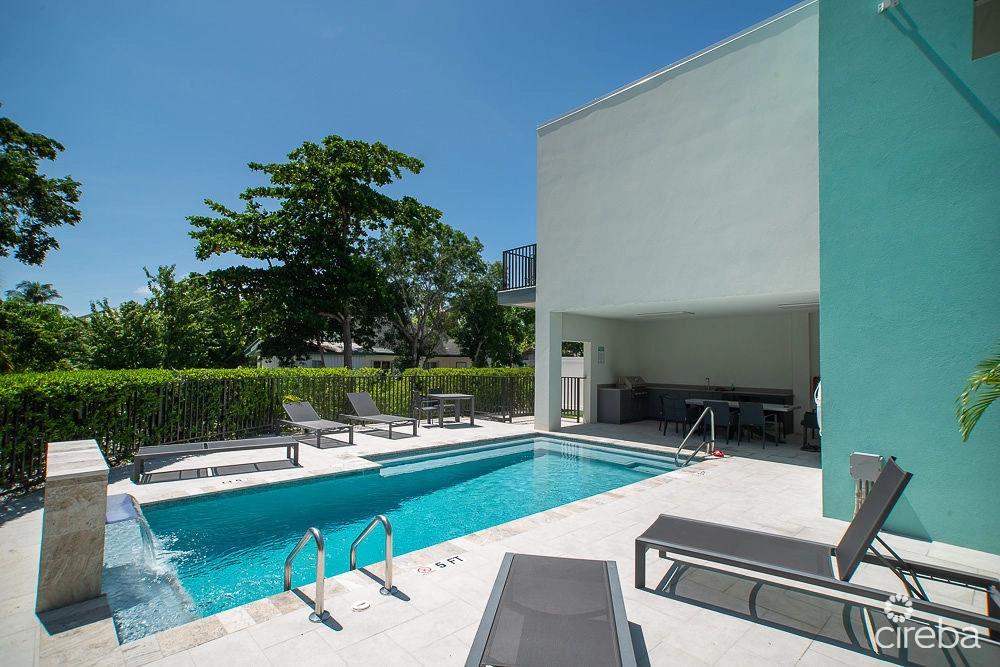 2 Bed 2 Bath Condo 61 West — photo 3
