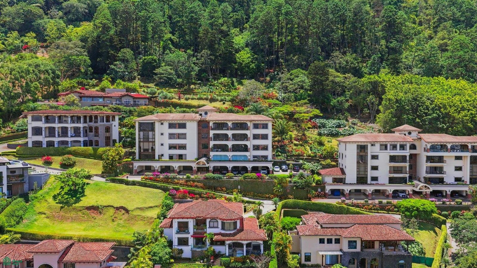 4-bedroom penthouse in Altos de Monasterio, Santa Ana — photo 2