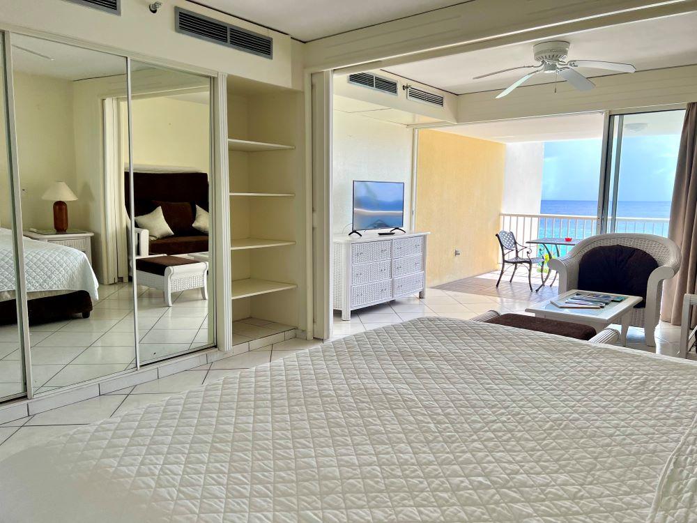 Studio condo at Sapphire Beach Club in Cupecoy, Sint Maarten — photo 3