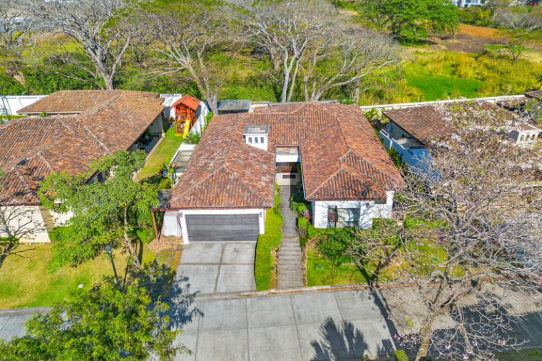 Harmony House in Santa Ana, Costa Rica — photo 1