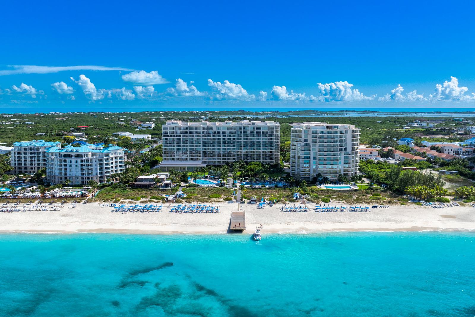 3-bedroom penthouse in The Ritz‑Carlton Residences, Grace Bay, Providenciales, Turks and Caicos Islands — photo 2