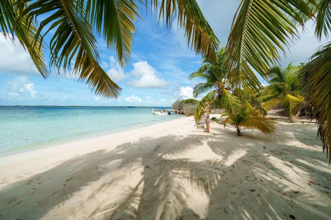 25-acre land plot in Elizabeth Island, Exuma — photo 4