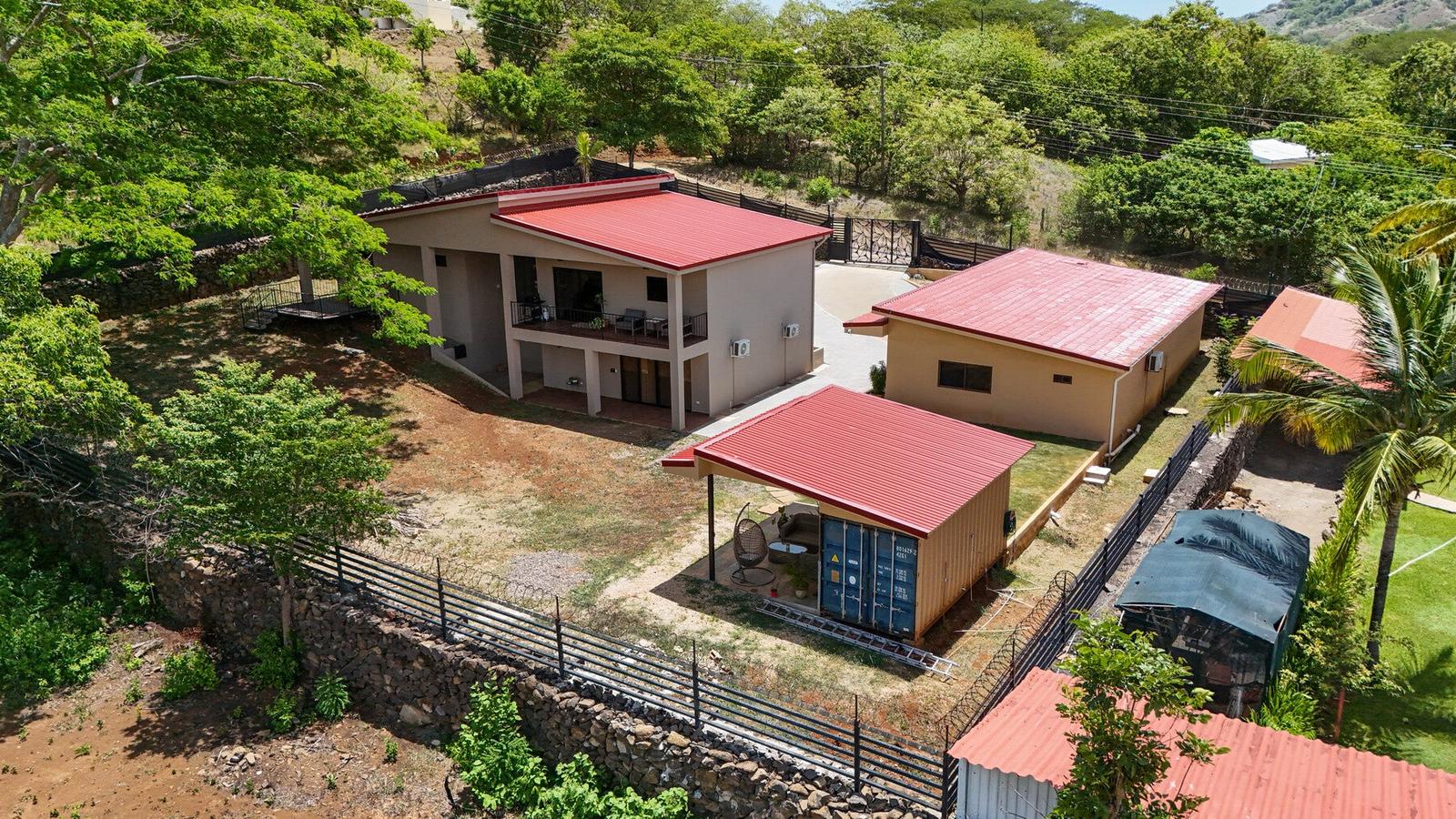 5 Bedroom Home for Sale, Barrio Los Canales, Playas del Coco, Guanacaste, Costa Rica — photo 3