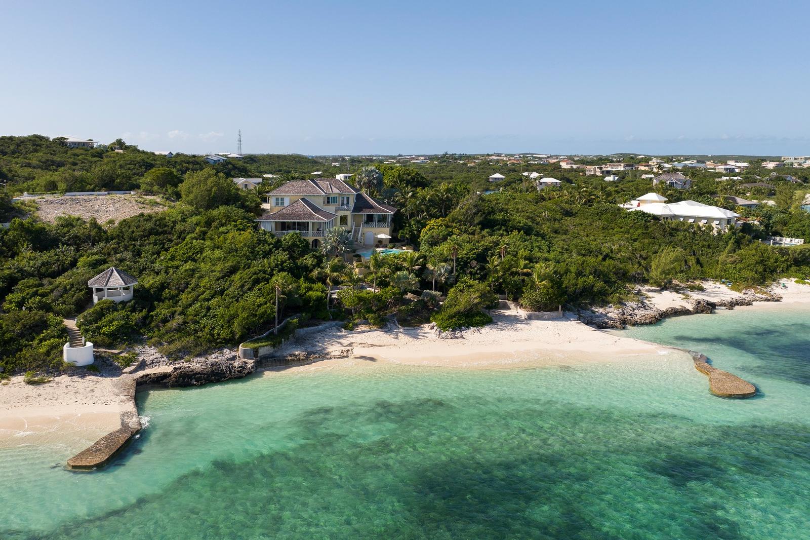 BLUE CAY - Thompson Cove Beachfront — photo 2