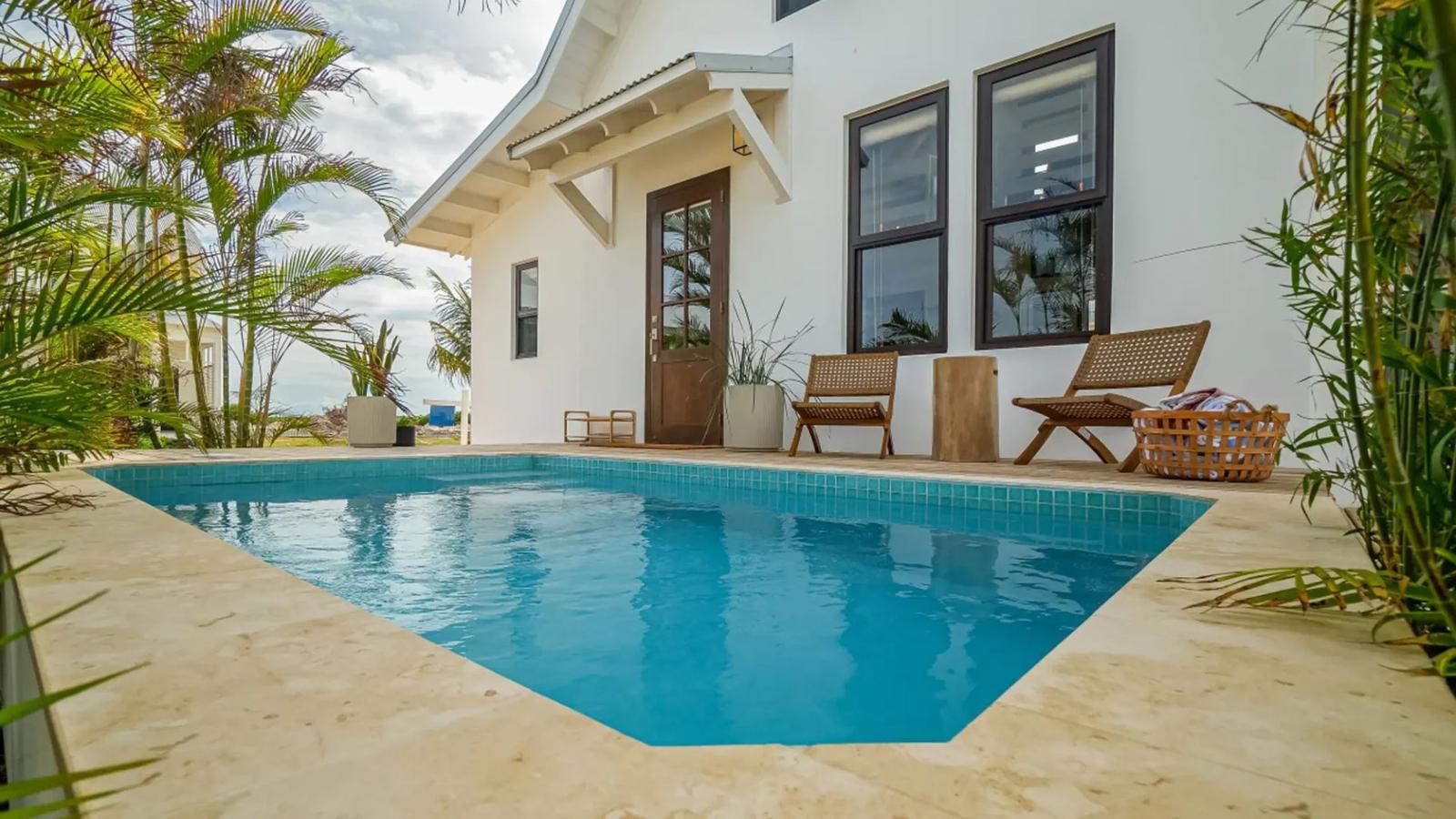 2-bedroom Cordage Cottage in Mahogany Bay, San Pedro — photo 1