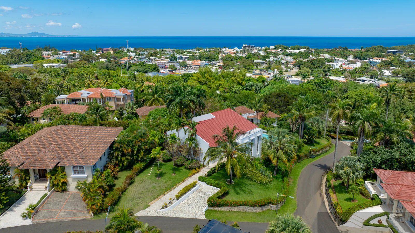 Luxury 5-Bedroom Oceanview Villa, Residencial Hispaniola — photo 1