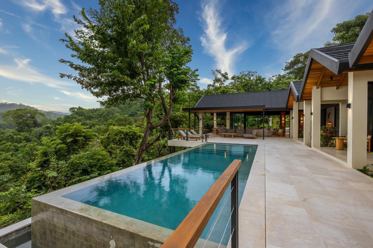 4 Bedroom Luxury Ocean-View Villa for Sale in Mal Pais, Santa Teresa, Costa Rica — photo 1