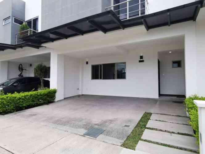 Brand New House in Piedmont Condominium, Brasil de Santa Ana — photo 1